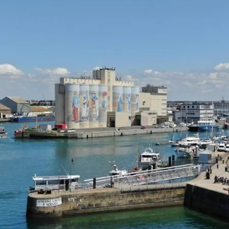 Loving Cocoon With Furnished Balcony *