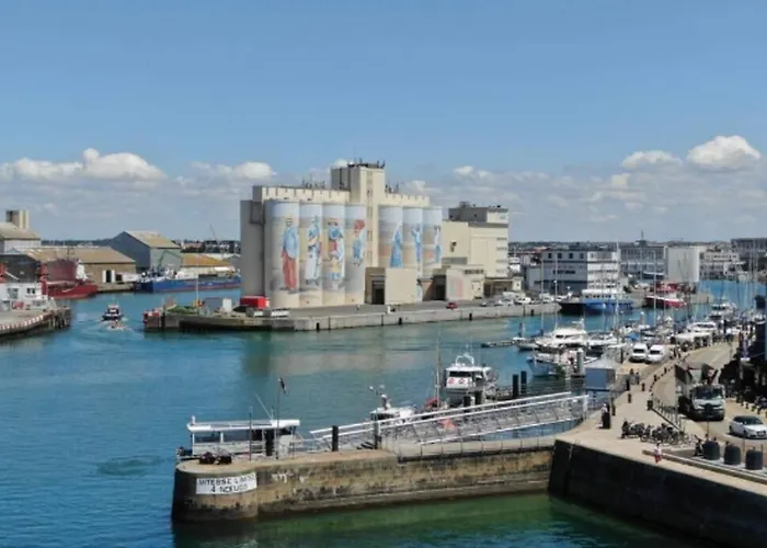 Loving Cocoon With Furnished Balcony *