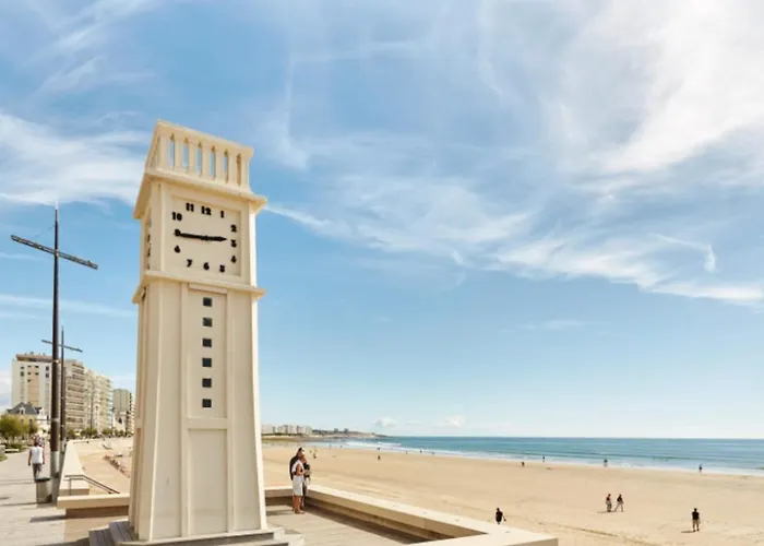 Loving Cocoon With Furnished Balcony