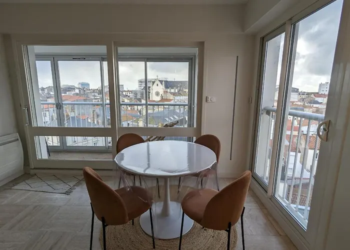 Loving Cocoon With Furnished Balcony Apartmán